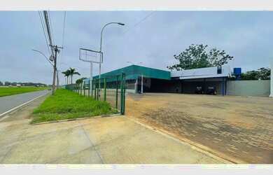 Imagem: O depósito possui 5 Vagas na garagem e 3800m² de Área e está