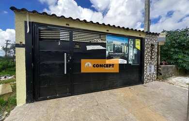 Imagem: A casa possui 3 Dormitórios, 2 Banheiros, 2 Vagas na garagem