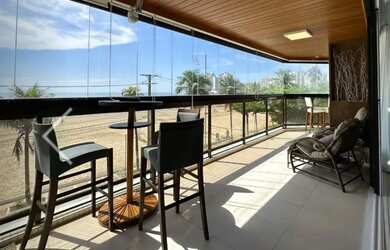 Imagem: O apartamento possui 4 Dormitórios, 5 Banheiros, 2 Vagas na