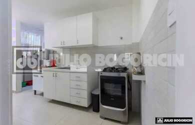 Imagem 10: Apartamento à Venda no Leblon - Rua Cobiçada Próximo Praia - Frente...