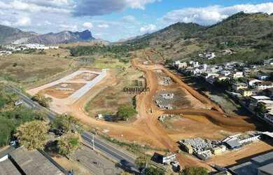 Imagem: O terreno possui 300m² de Área, Imóvel novo e está localizado