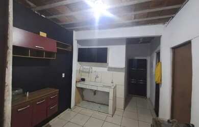 Imagem: A casa possui 1 Dormitório, 1 Banheiro, Varanda e está localizado