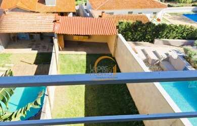 Imagem: A casa possui 3 Dormitórios, 3 Banheiros, 1 Vaga na garagem