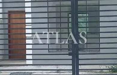 Imagem: A casa possui 2 Dormitórios, 1 Banheiro, 1 Vaga na garagem