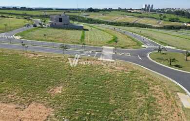 Imagem: O terreno à venda possui 385m² de Área e está localizado