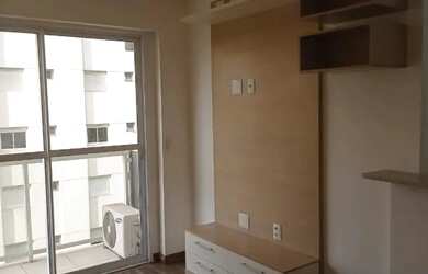 Imagem: O apartamento possui 1 Dormitório, 1 Banheiro, 1 Vaga na garagem