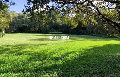 Imagem: O terreno possui 2.672m² de Área e está localizado em Laranjal