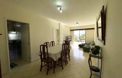 Imagem: O apartamento possui 3 Dormitórios, 1 Banheiro, 2 Vagas na