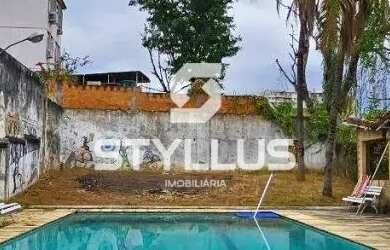 Imagem: A casa possui 4 Dormitórios, 5 Banheiros, 5 Vagas na garagem