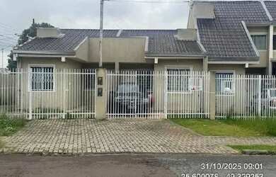 Imagem: A casa possui 3 Dormitórios, 1 Banheiro, 1 Vaga na garagem