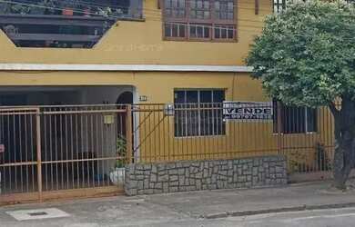 Imagem: A casa possui 5 Dormitórios, 3 Banheiros, 3 Vagas na garagem