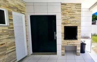 Imagem: A casa possui 2 Dormitórios e 2 Banheiros e está localizado