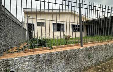 Imagem: O depósito possui 3 Vagas na garagem, 274m² de Área e está