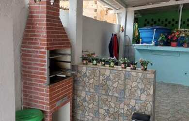 Imagem: A casa possui 3 Dormitórios, 2 Banheiros, 170m² de Área e