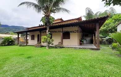 Imagem: A casa possui 4 Dormitórios, 2 Banheiros e 770m² de Área