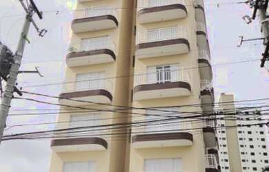 Imagem: O depósito possui 5 Vagas na garagem, 1.850m² de Área e