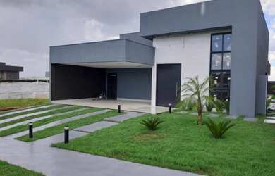 Imagem: A casa possui 3 Dormitórios, 4 Banheiros, 2 Vagas na garagem