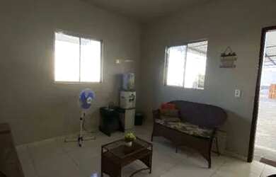 Imagem: O depósito possui 5 Vagas na garagem, 330m² de Área e está