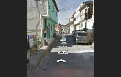 Imagem: A casa possui 2 Dormitórios e 1 Banheiro e está localizado