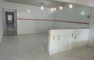 Imagem: A casa possui 2 Dormitórios, 2 Banheiros, 2 Vagas na garagem