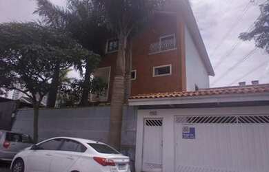 Imagem: A casa possui 5 Dormitórios, 5 Banheiros, 4 Vagas na garagem