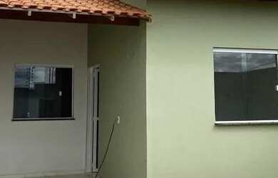 Imagem: A casa possui 2 Dormitórios, 1 Banheiro, 1 Vaga na garagem