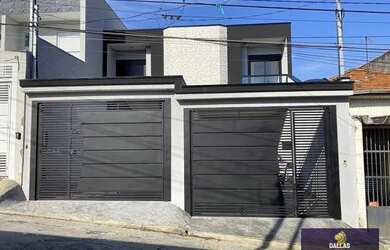 Imagem: A casa possui 2 Dormitórios, 2 Banheiros, 2 Vagas na garagem