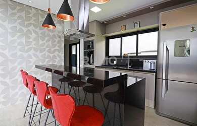 Imagem: A casa em condomínio possui 4 Dormitórios, 5 Banheiros, 4