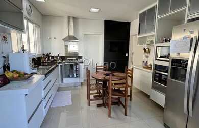 Imagem 10: Venda Casa com 326,00 metroQuadrado, 4 dormitório s , 1 vaga s . Swiss...