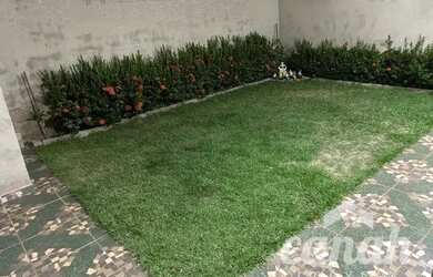 Imagem: A casa possui 2 Dormitórios, 3 Banheiros, 2 Vagas na garagem