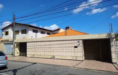 Imagem: A casa possui 3 Dormitórios, 4 Banheiros, 350m² de Área e