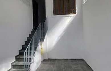 Imagem: A casa possui 3 Dormitórios, 1 Banheiro, 1 Vaga na garagem