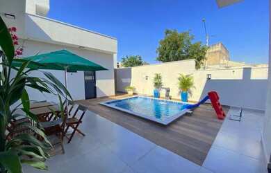 Imagem: A casa em condomínio possui 3 Dormitórios, 4 Banheiros, 4