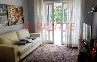 Imagem: A casa possui 3 Dormitórios, 4 Banheiros, 5 Vagas na garagem