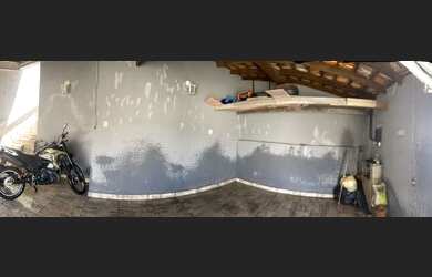 Imagem: A casa possui 2 Dormitórios, 1 Banheiro, 183m² de Área e