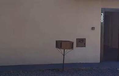 Imagem: A casa possui 2 Dormitórios, 1 Banheiro e 2 Vagas na garagem