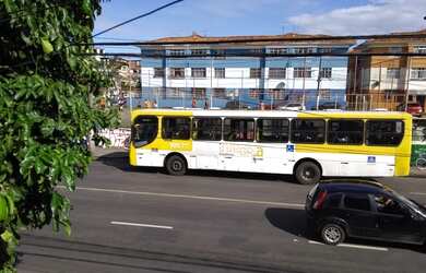 Imagem: A casa e possui 4 Dormitórios, Suítes, 4 Banheiros, 245-0m²