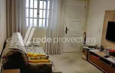 Imagem: A casa em condomínio possui 3 Dormitórios, 2 Banheiros, 1