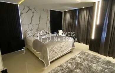 Imagem: O apartamento possui 2 Dormitórios, 1 Banheiro, 2 Vagas na