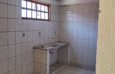 Imagem: A casa possui 2 Dormitórios, 1 Banheiro, 80m² de Área e