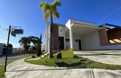 Imagem: A casa em condomínio possui 3 Dormitórios, 3 Banheiros, 4