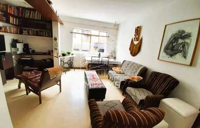 Imagem: O apartamento possui 1 Dormitório, 1 Banheiro, 1 Vaga na garagem