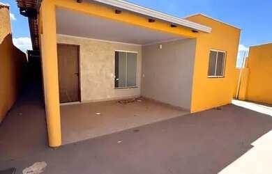 Imagem: A casa possui 3 Dormitórios, 3 Banheiros e Imóvel novo e está