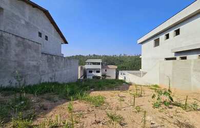 Imagem: O terreno possui 187m² de Área e está localizado em Portais