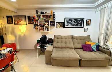 Imagem: O apartamento possui 3 Dormitórios, 1 Banheiro, 1 Vaga na garagem