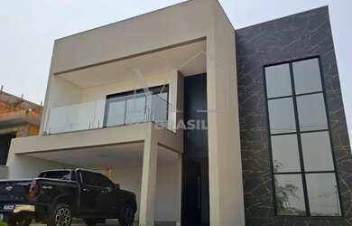 Imagem: A casa em condomínio possui 4 Dormitórios, 4 Banheiros, 2