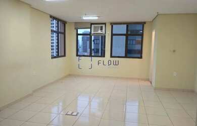 Imagem: O depósito possui 1 Vaga na garagem, 40m² de Área e está