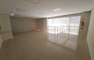 Imagem: O depósito possui 2 Vagas na garagem e está localizado em