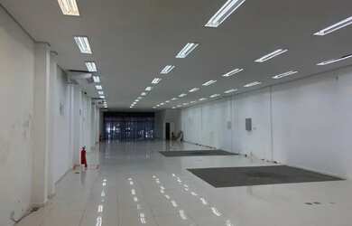 Imagem: O depósito possui 1.000m² de Área, Varanda e está localizado