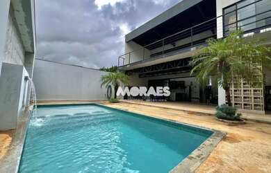 Imagem: A casa possui 2 Dormitórios, 3 Banheiros, 3 Vagas na garagem